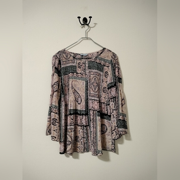 Floral & Ivy Tops - Floral & Ivy Size Medium Peasant Floral Blouse Shirt Boho Vibe Pleated Peasant